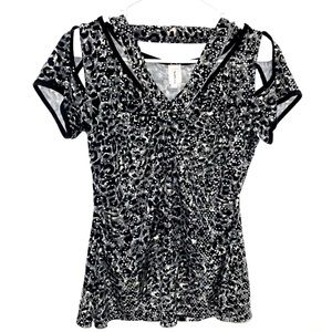 Metallic confetti dot sequined leopard animal print top 🐆